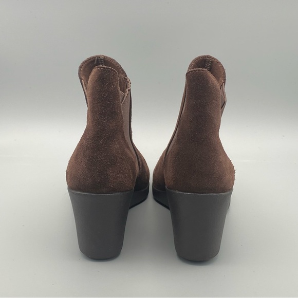 EUC CROCS Leigh Chelsea Wedge Booties, Size 7 - Picture 5 of 9